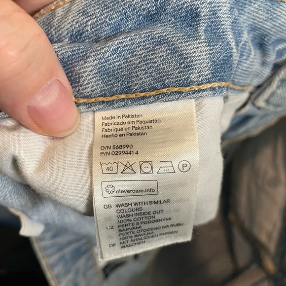 Divided Denim Distressed‎ Women Shorts size 10 - Picture 4 of 6